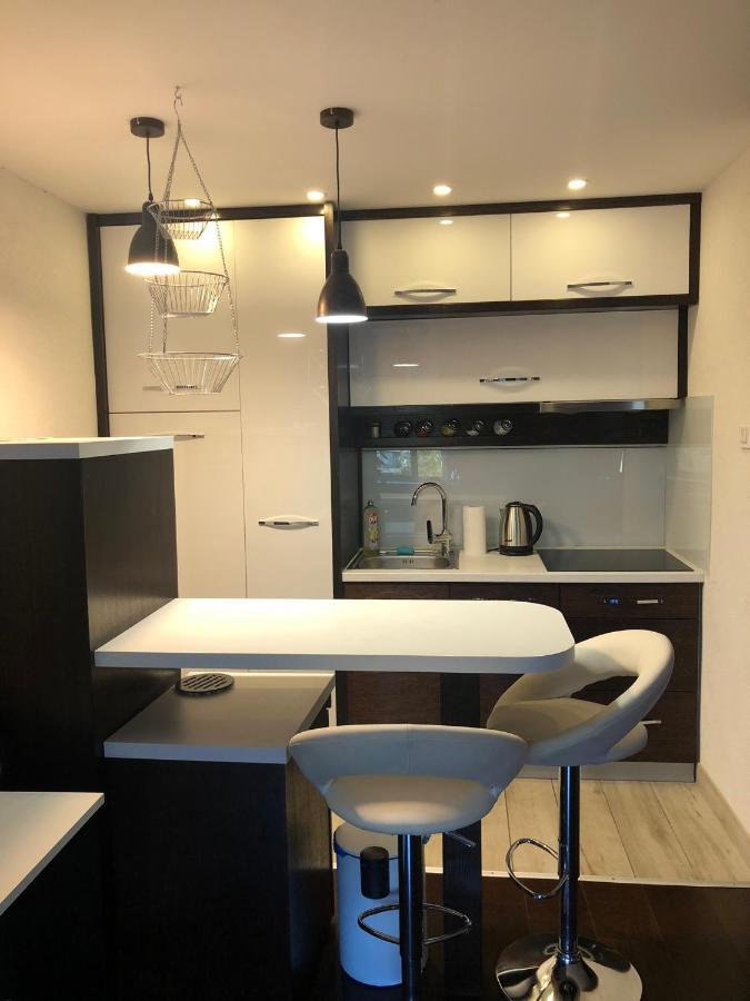 Apartman Mirek Apartment วาราชดีน ภายนอก รูปภาพ