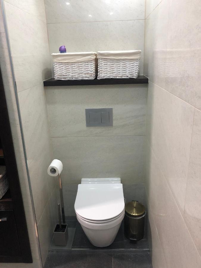 Apartman Mirek Apartment วาราชดีน ภายนอก รูปภาพ