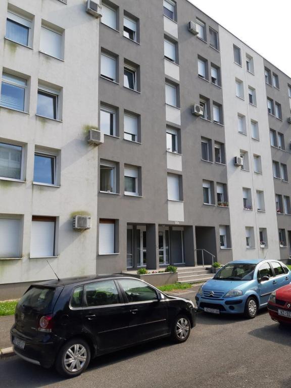 Apartman Mirek Apartment วาราชดีน ภายนอก รูปภาพ